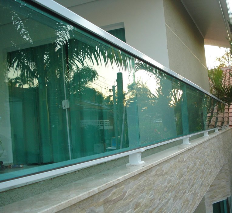 Guarda-Corpo e Proteção de Vidro – RedGlass Vidraçaria em Atibaia SP